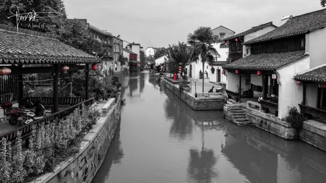 尽在问答交流平台如何评价《太空旅客》中的飞船设计?